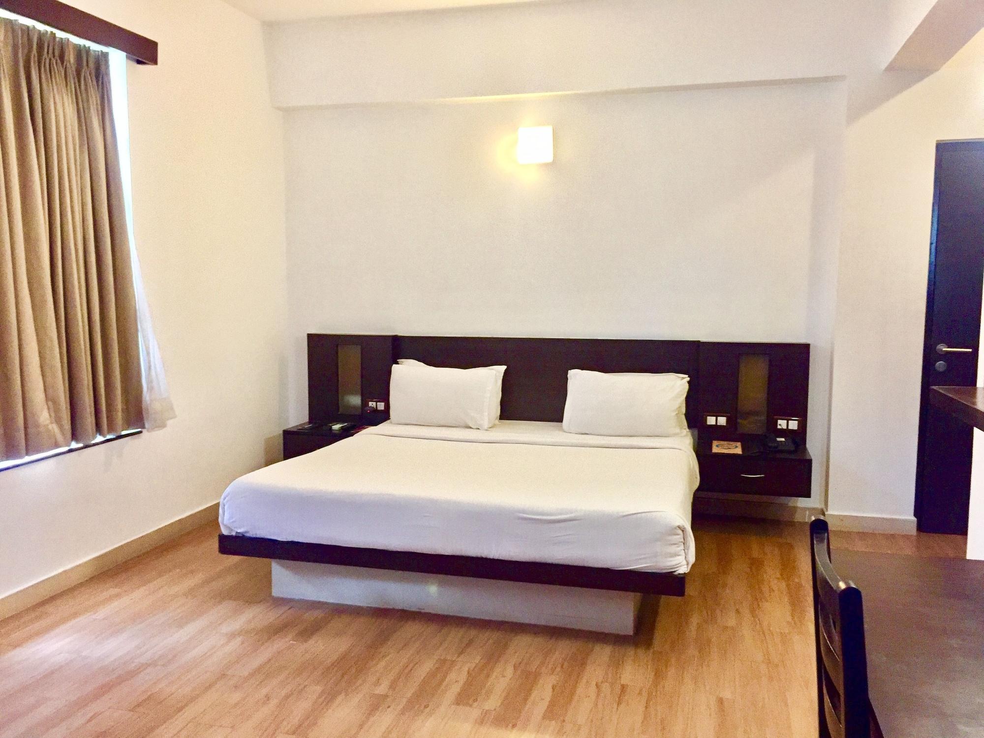 קלנגוטה Sinq Beach Resort מראה חיצוני תמונה
