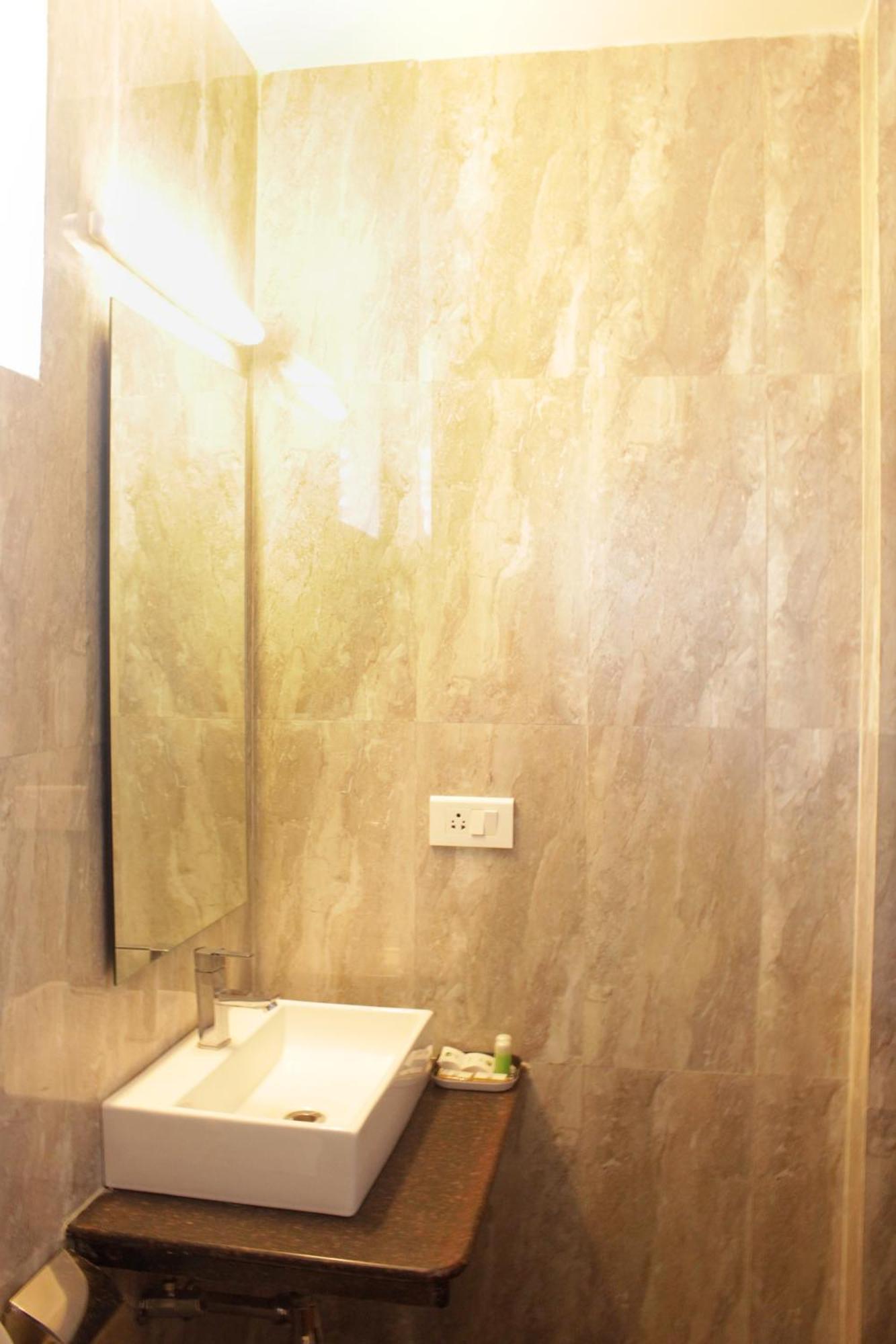 קלנגוטה Sinq Beach Resort מראה חיצוני תמונה